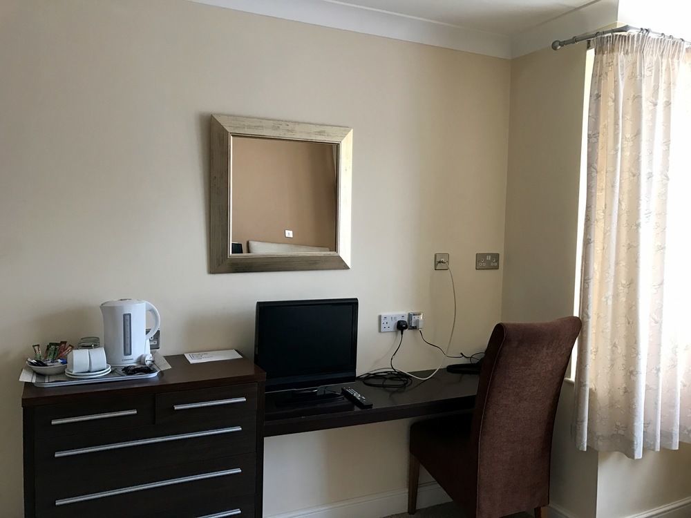 Elizabeth House Hotel Bracknell Extérieur photo