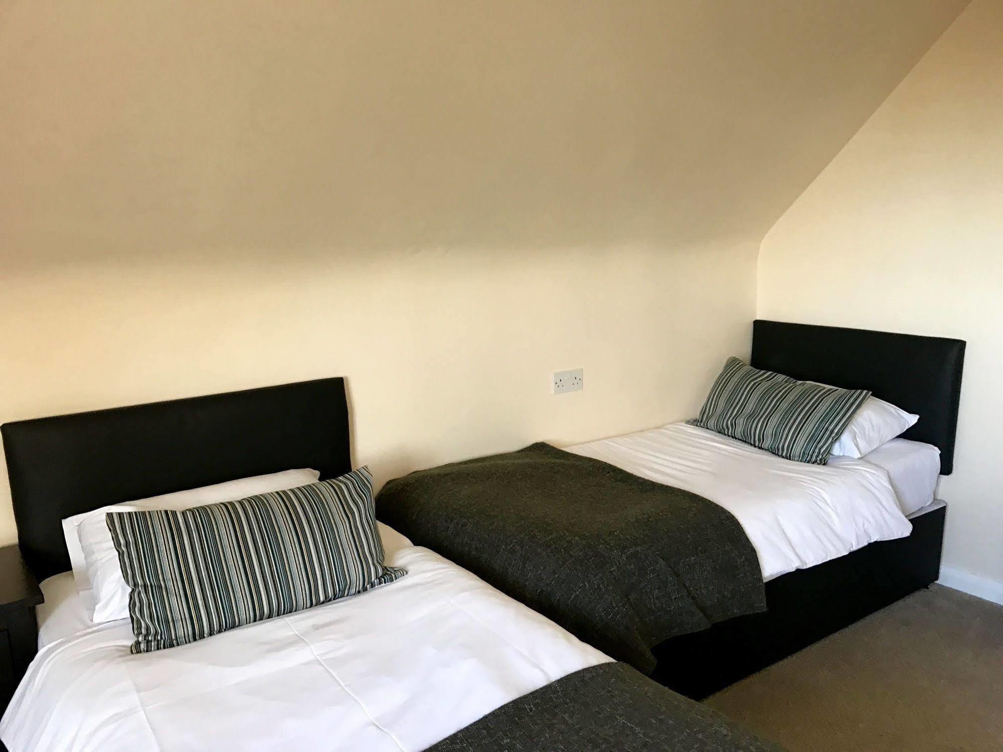 Elizabeth House Hotel Bracknell Extérieur photo